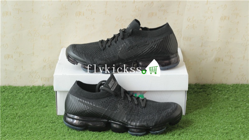 Nike Air Vapormax Triple Black